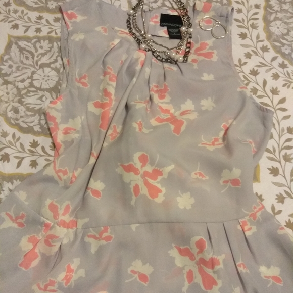 Floral Peplum Top - Picture 4 of 4